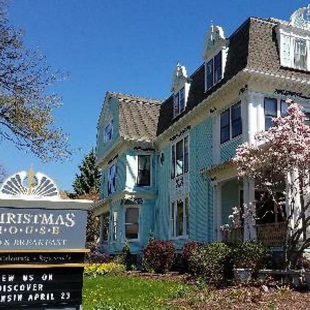 Christmas House Bed & Breakfast Racine Room photo