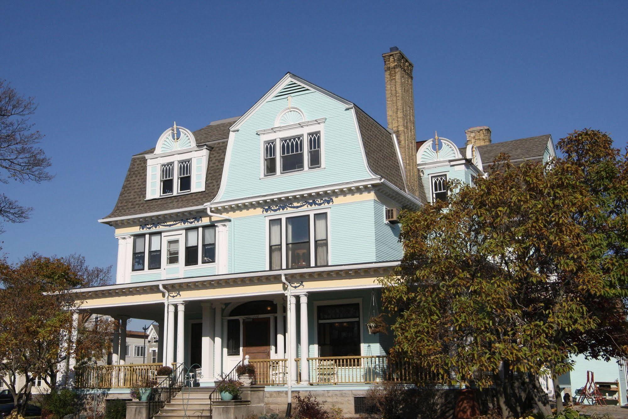 Christmas House Bed & Breakfast Racine Exterior photo